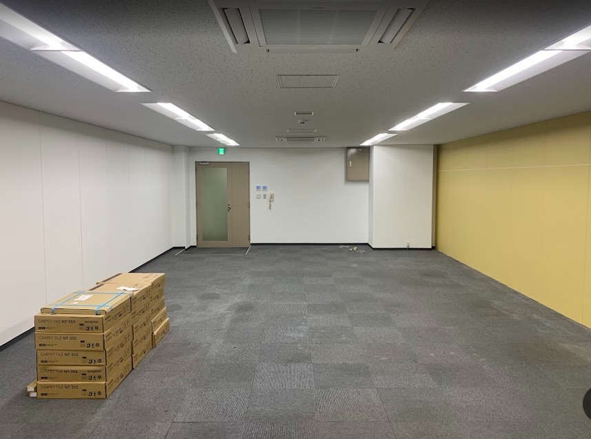 梅田 オフィス区画分割 軽鉄（LGS）間仕切り壁の断熱材充填と石膏ボード二重張り施工
