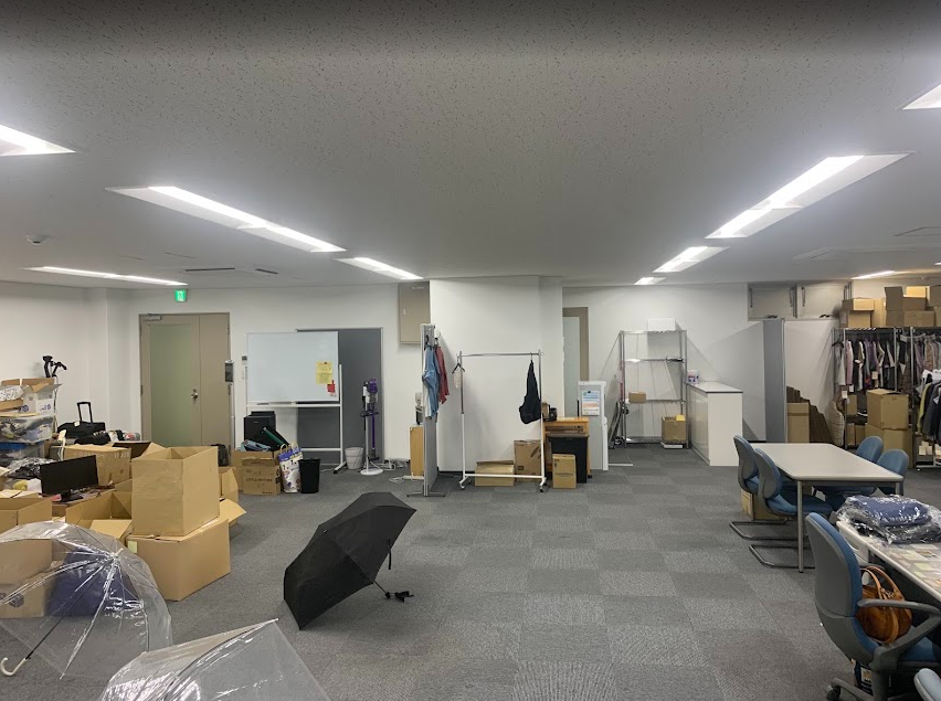 大阪市北区（梅田）テナントビル原状回復工事 着工前・荷物移動後の様子